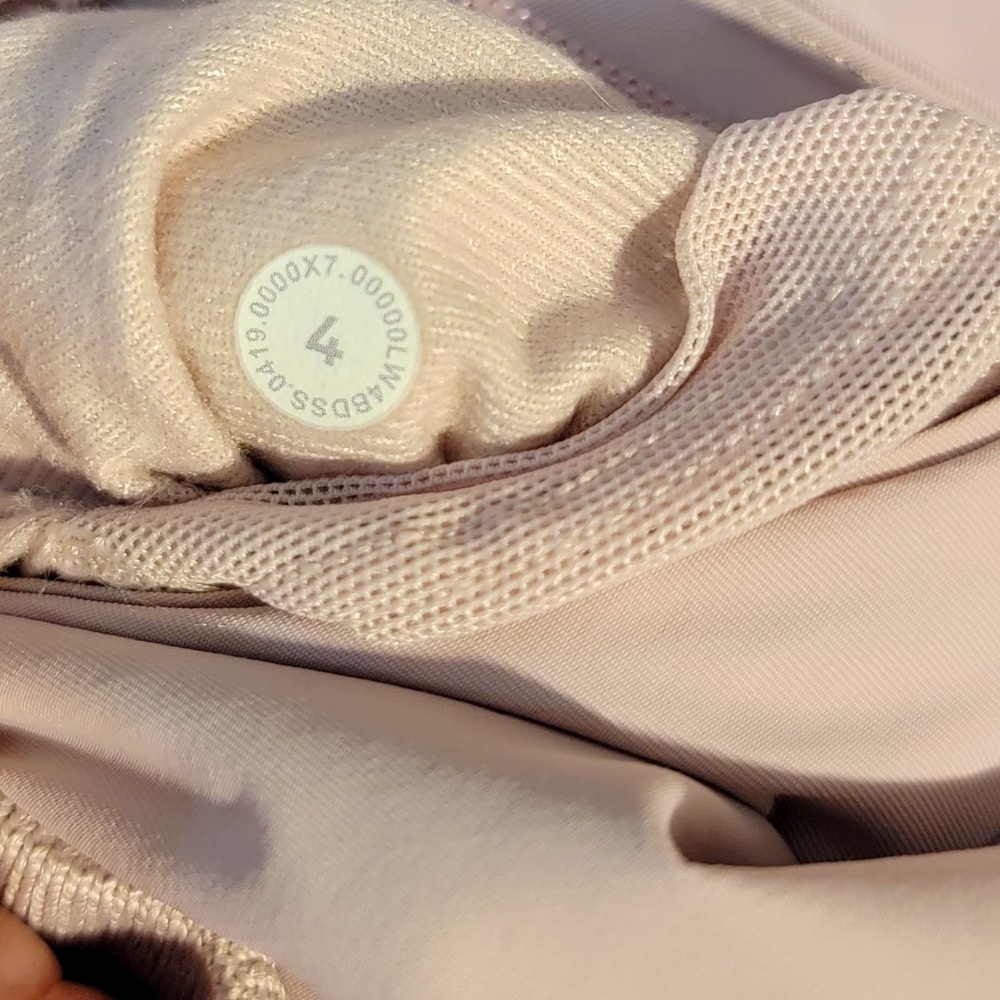 Lululemon Winter Warrior Coat•Bomber Goose Down Glyde•Porcelain Pink•FLAWLESS•4 - Picture 7 of 16